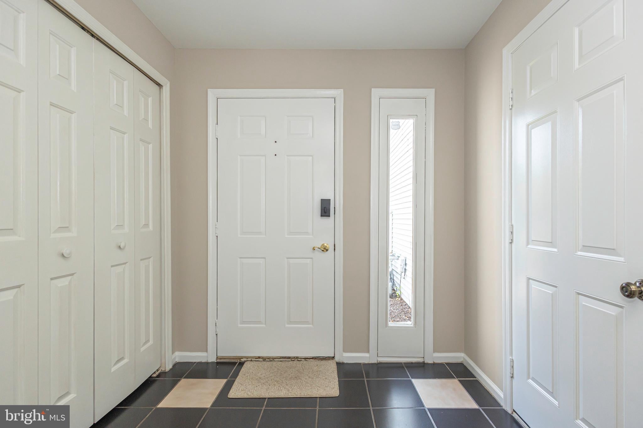604 CEDAR HOLLOW DR