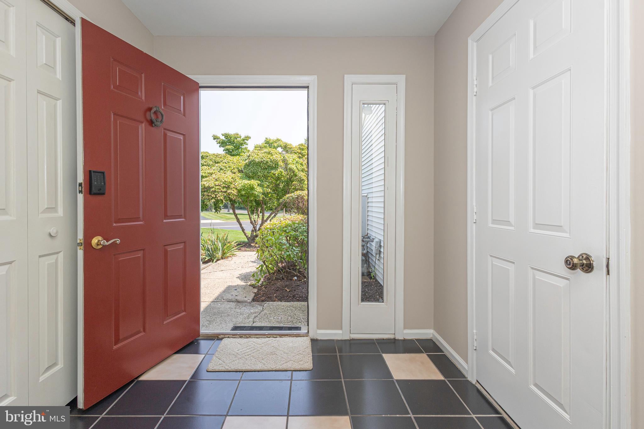 604 CEDAR HOLLOW DR