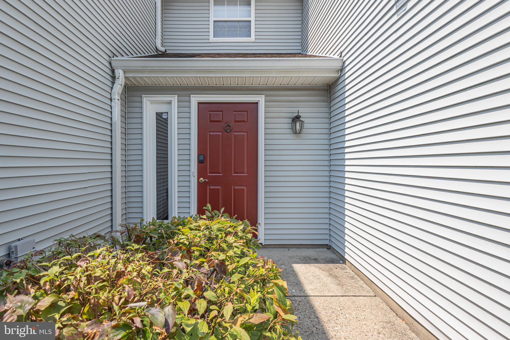 604 CEDAR HOLLOW DR