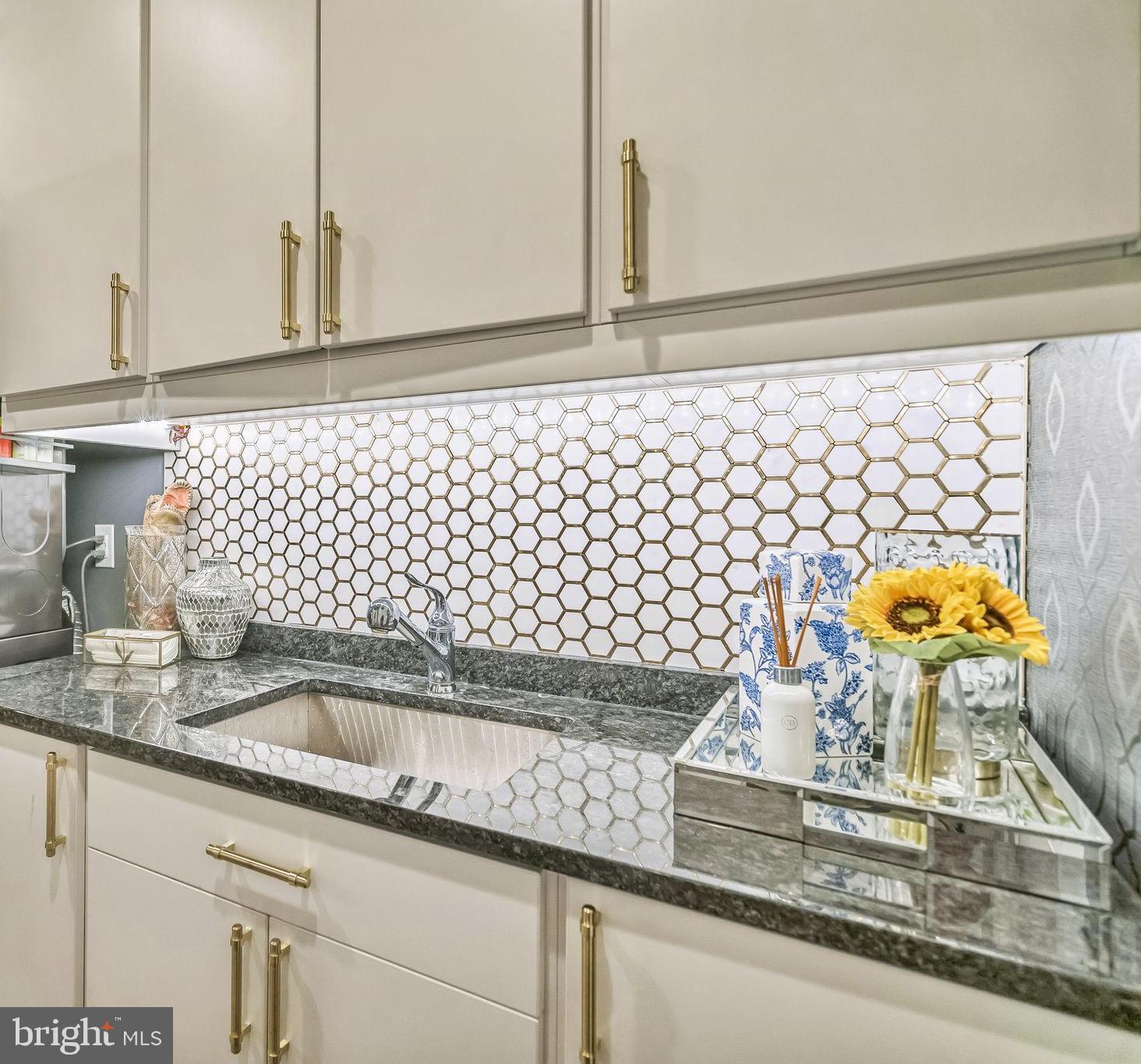 FENTONS CORNER - Residential