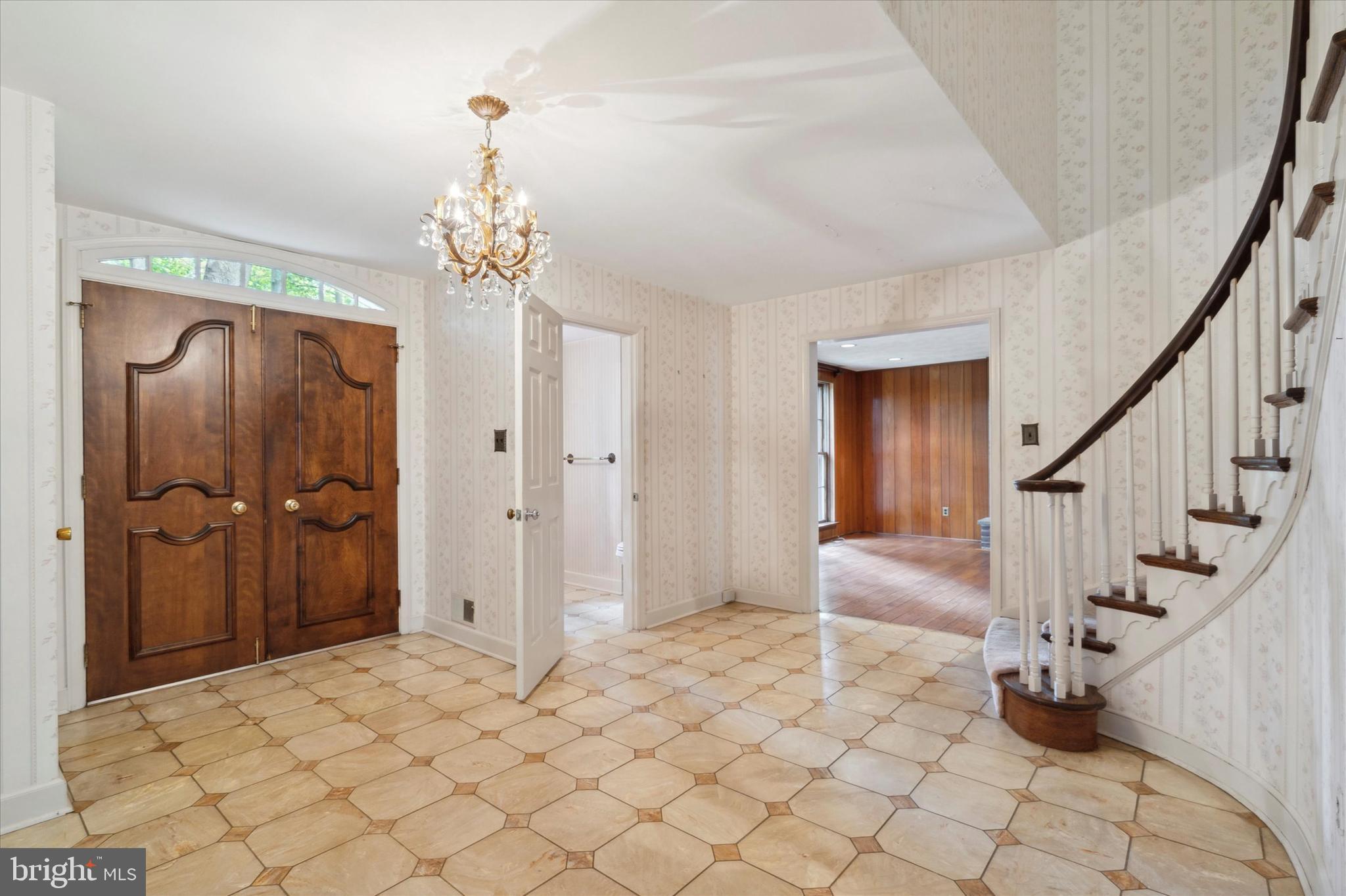 GLADWYNE - Residential