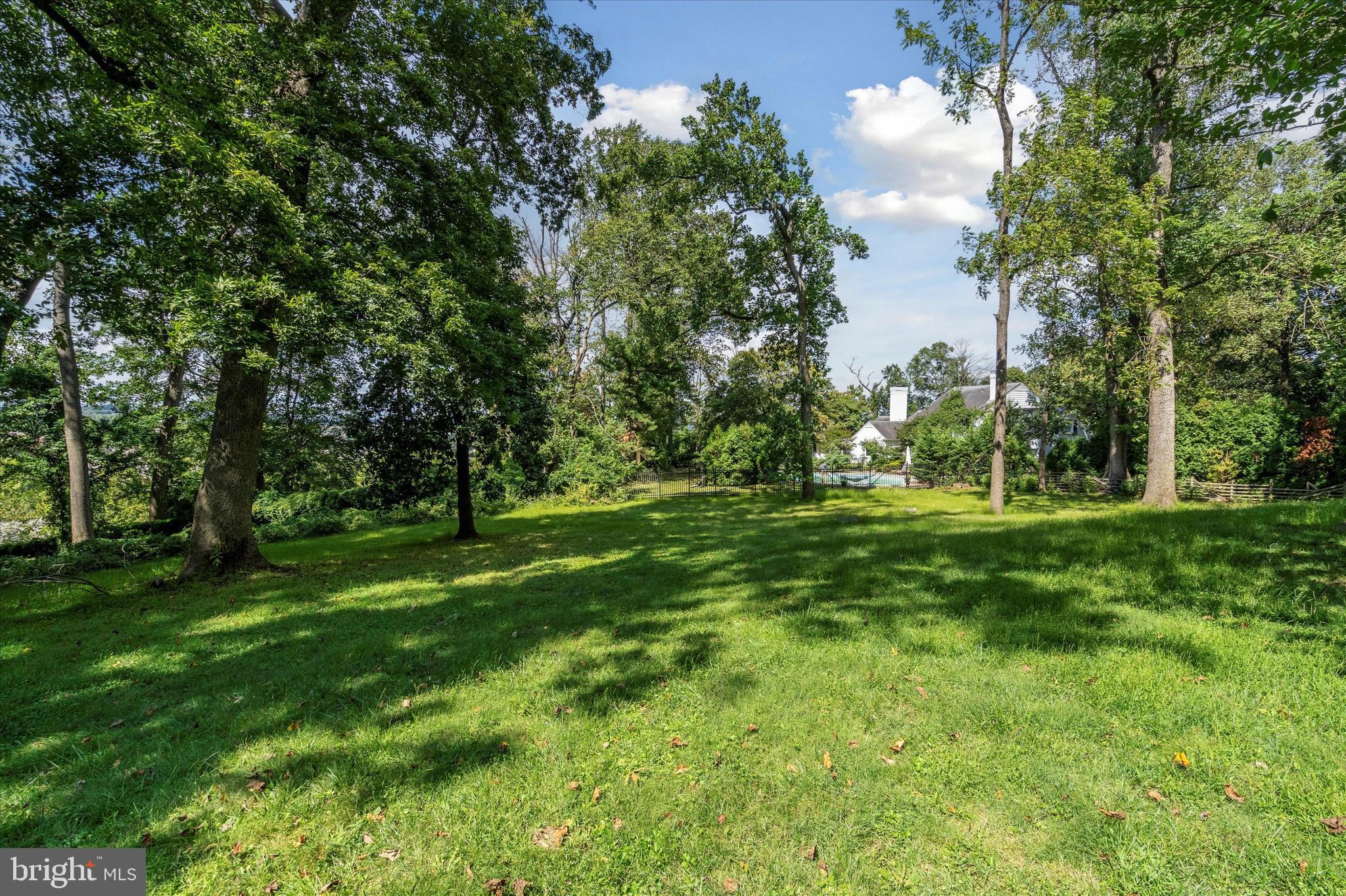 GLADWYNE - Residential