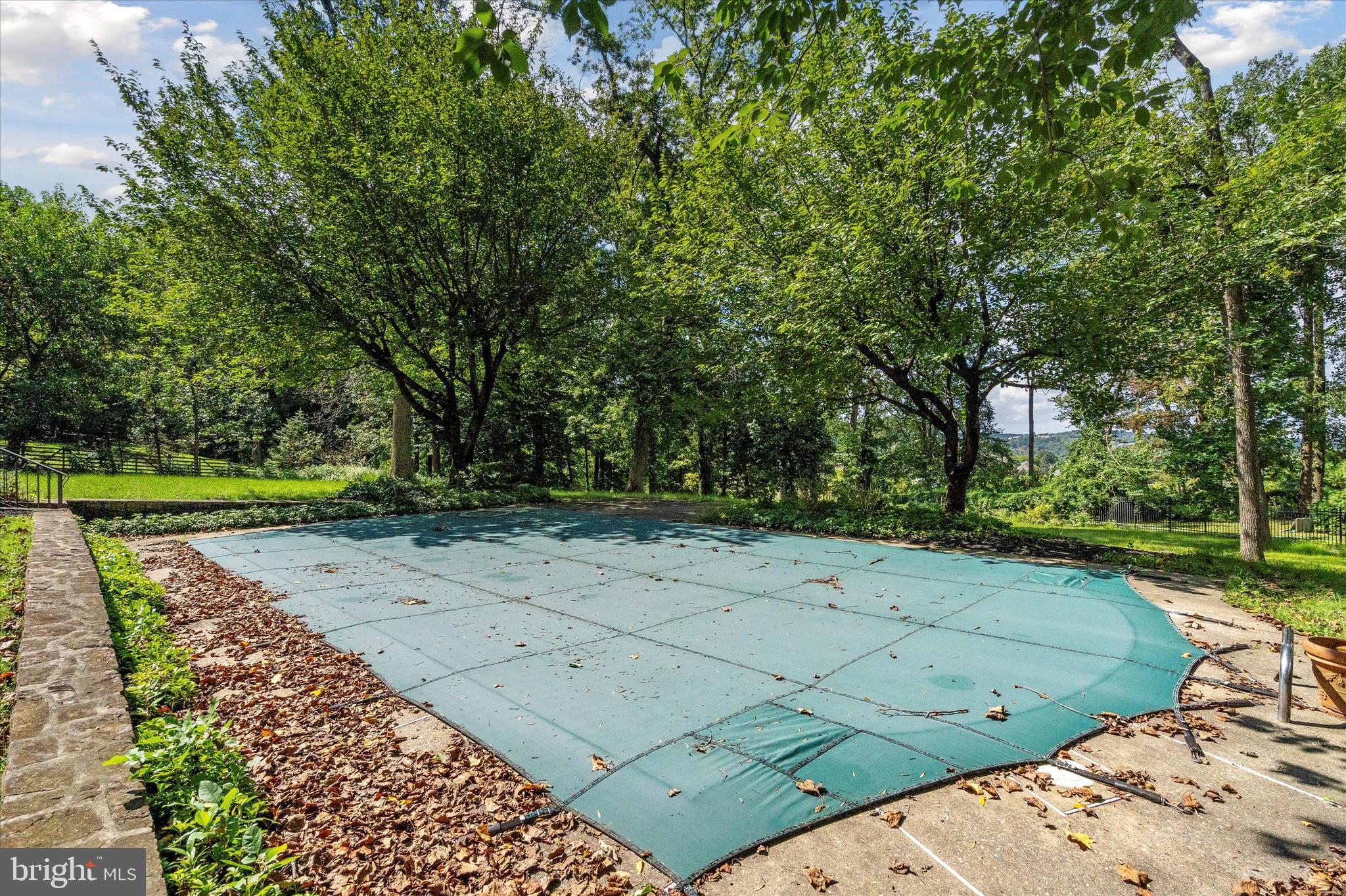 GLADWYNE - Residential