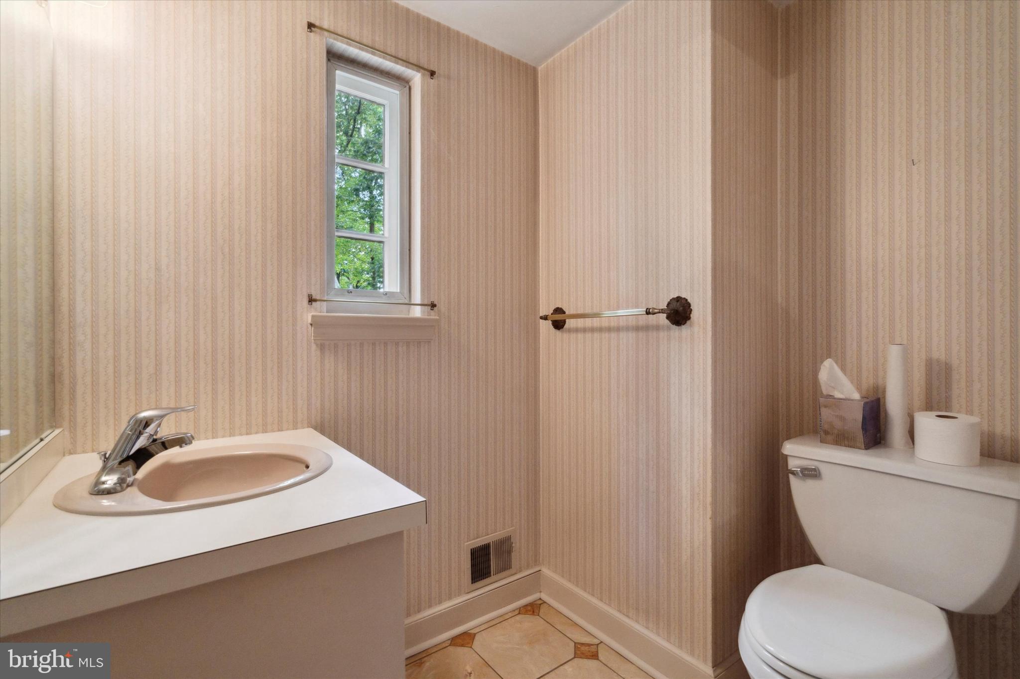 GLADWYNE - Residential