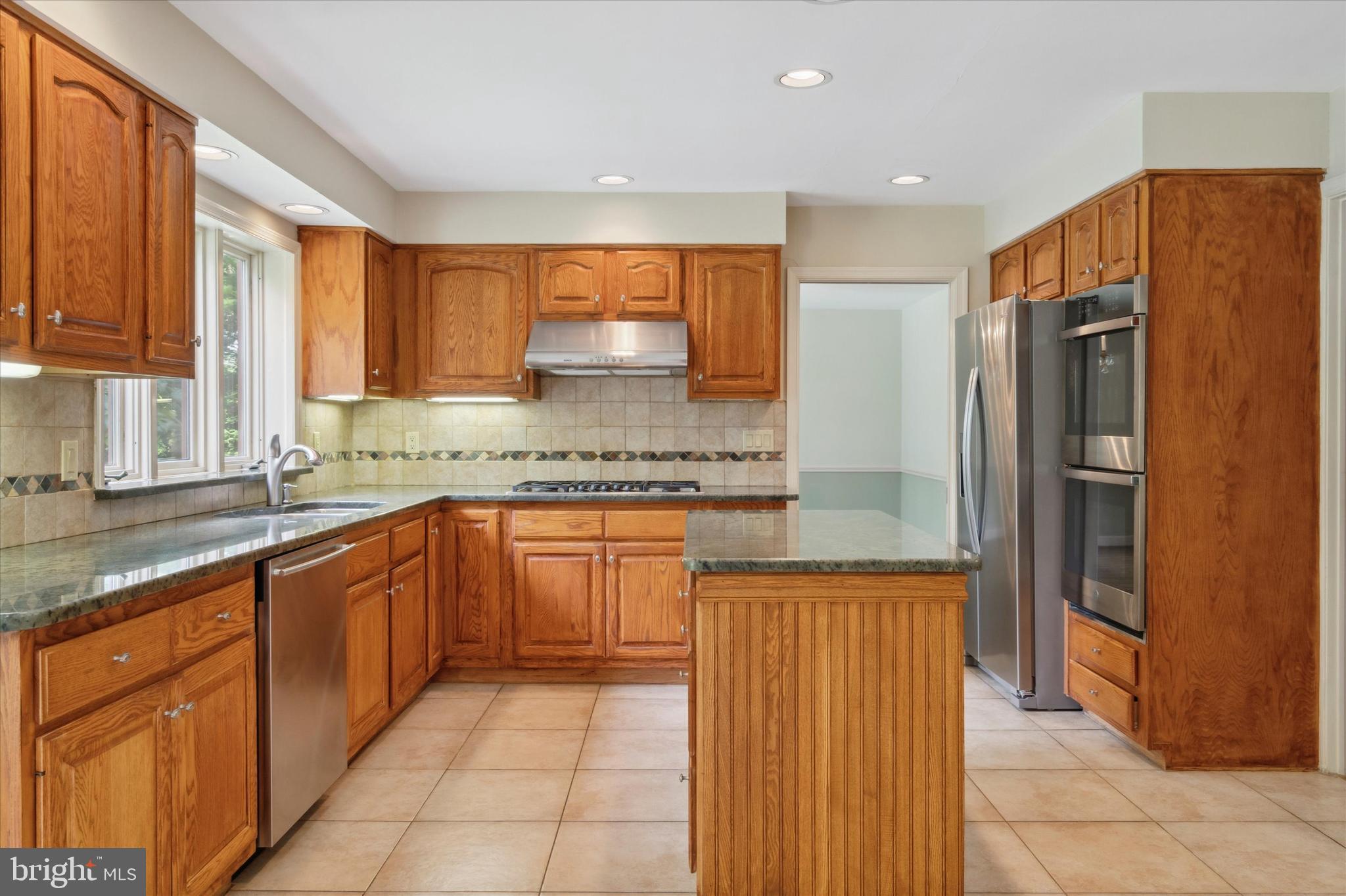 GLADWYNE - Residential