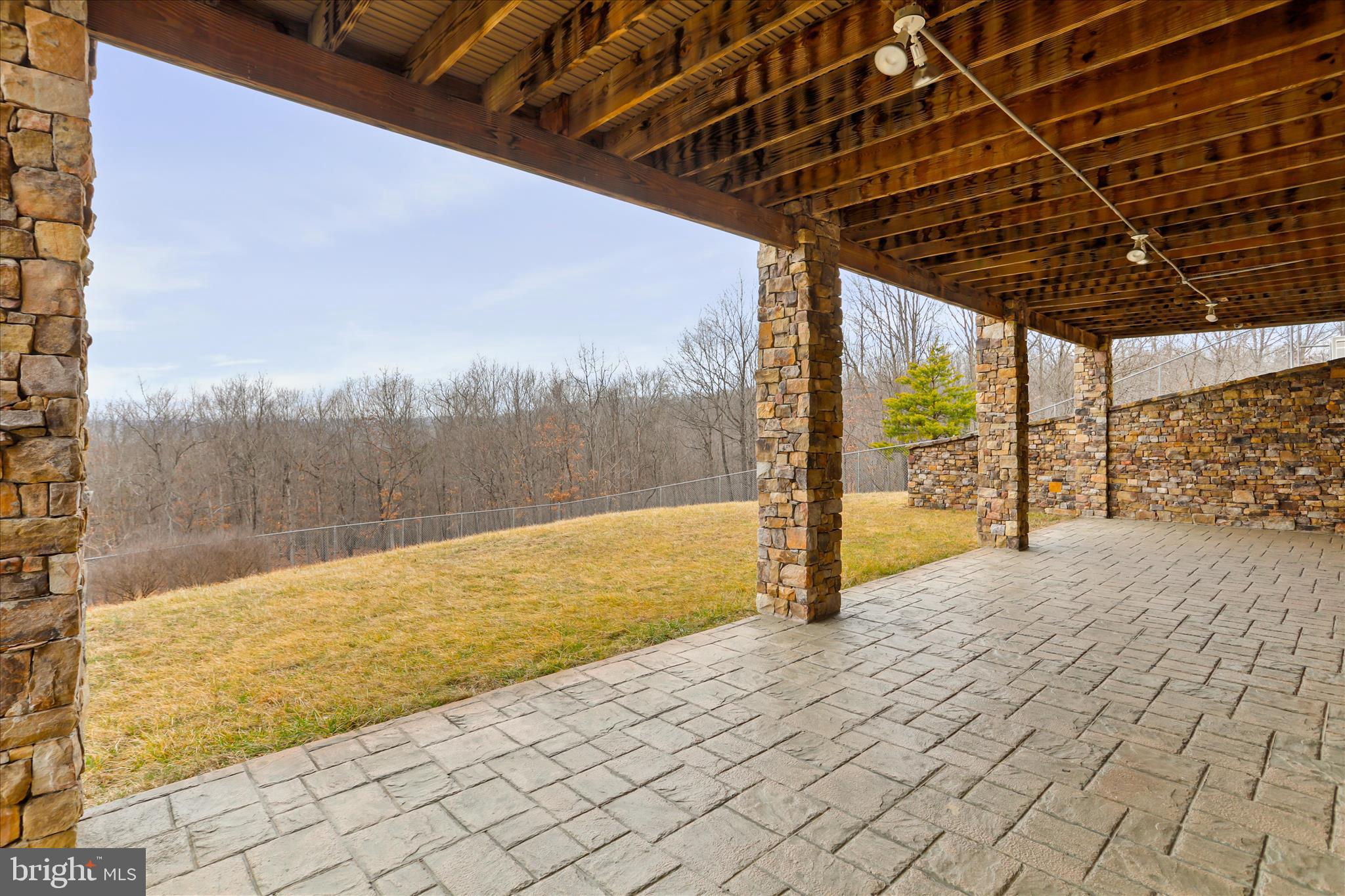 OAKPOINTE - Residential