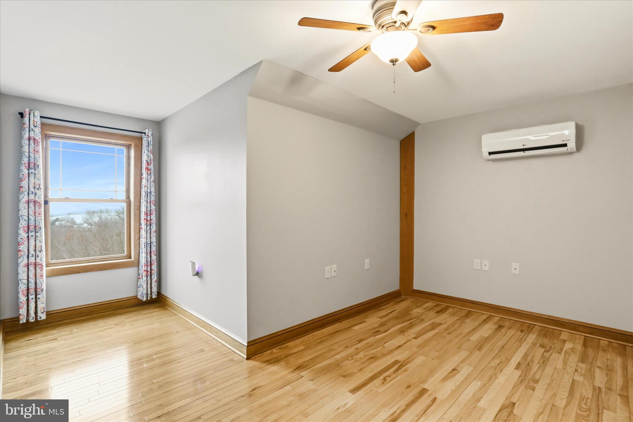 OAKPOINTE - Residential