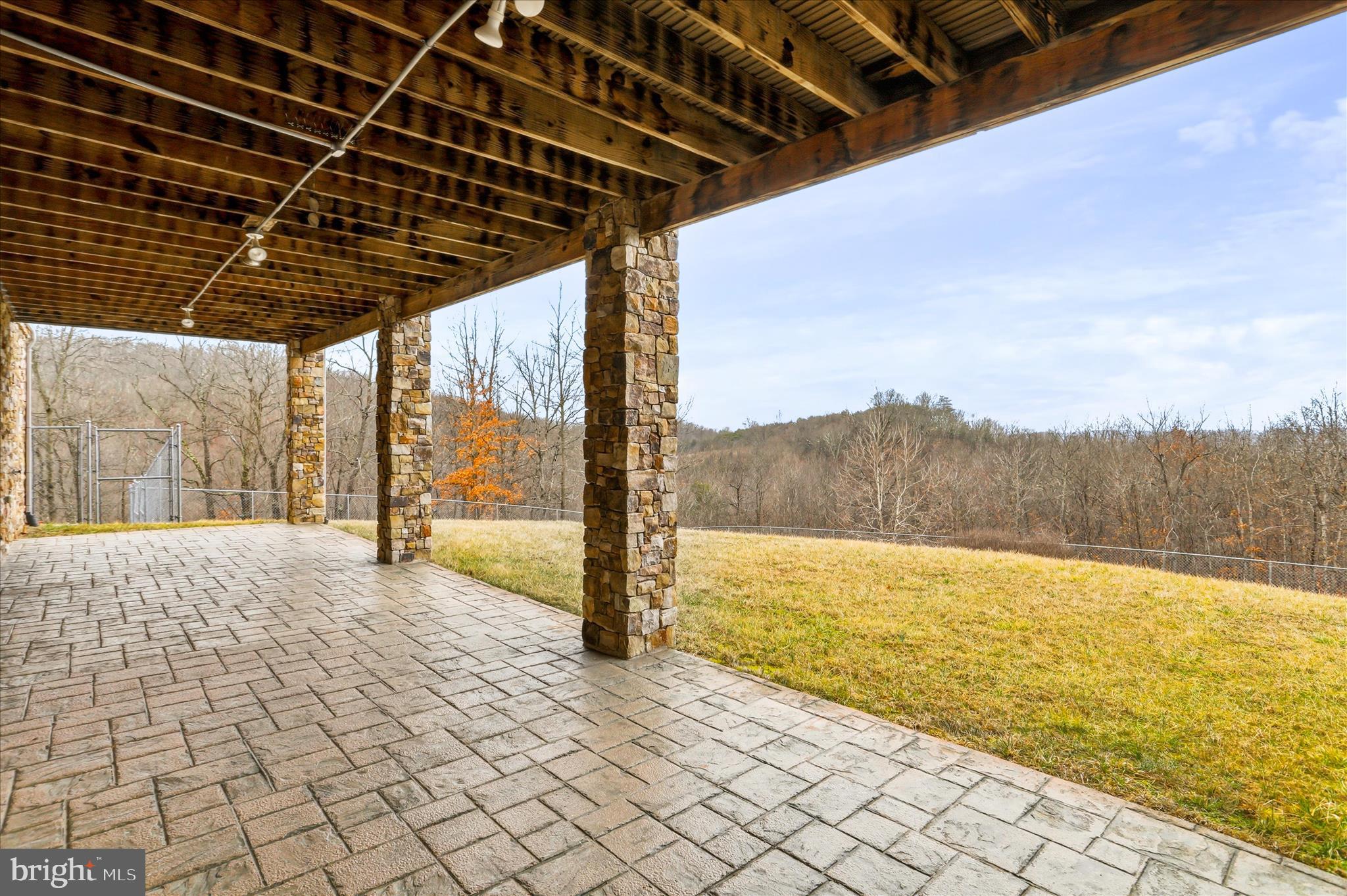 OAKPOINTE - Residential