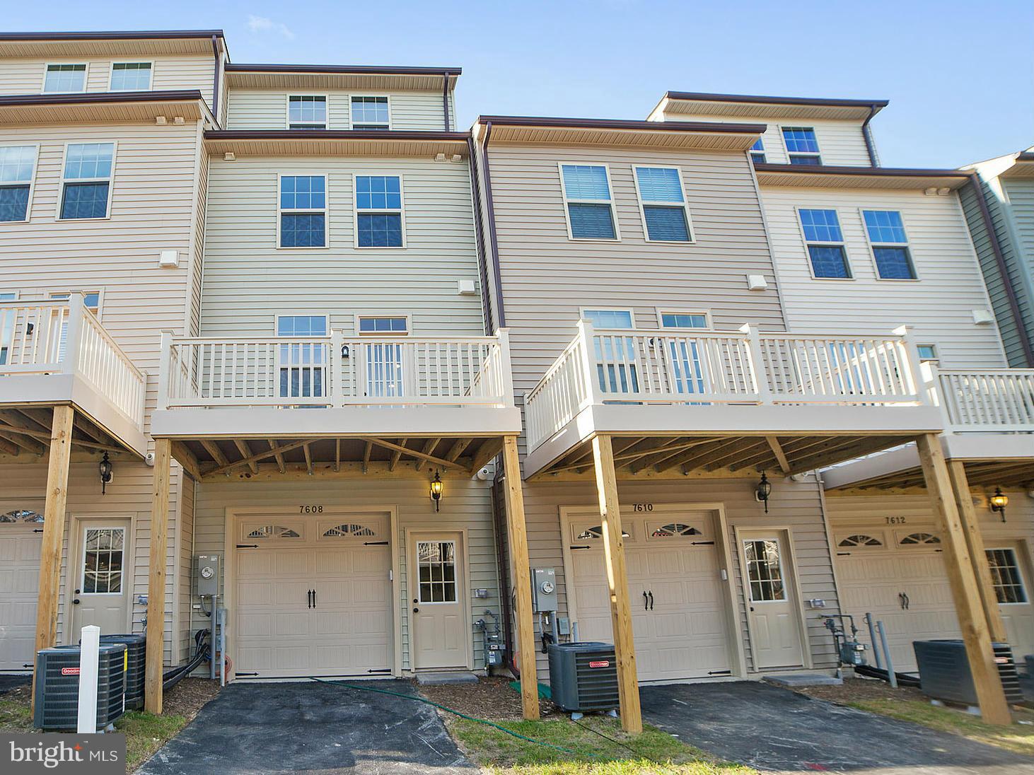 PARKSIDE - Residential