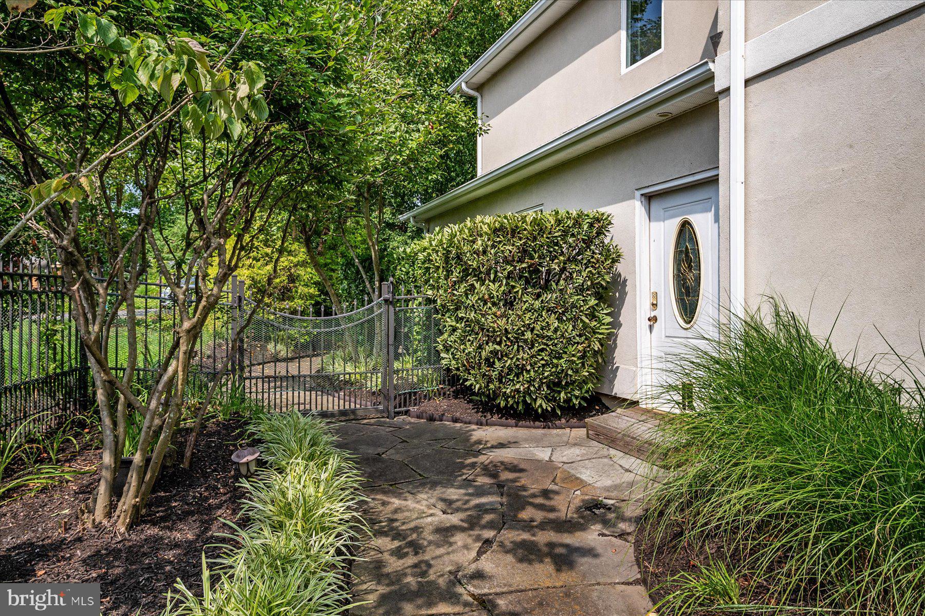 NORTH SHORE - Residential