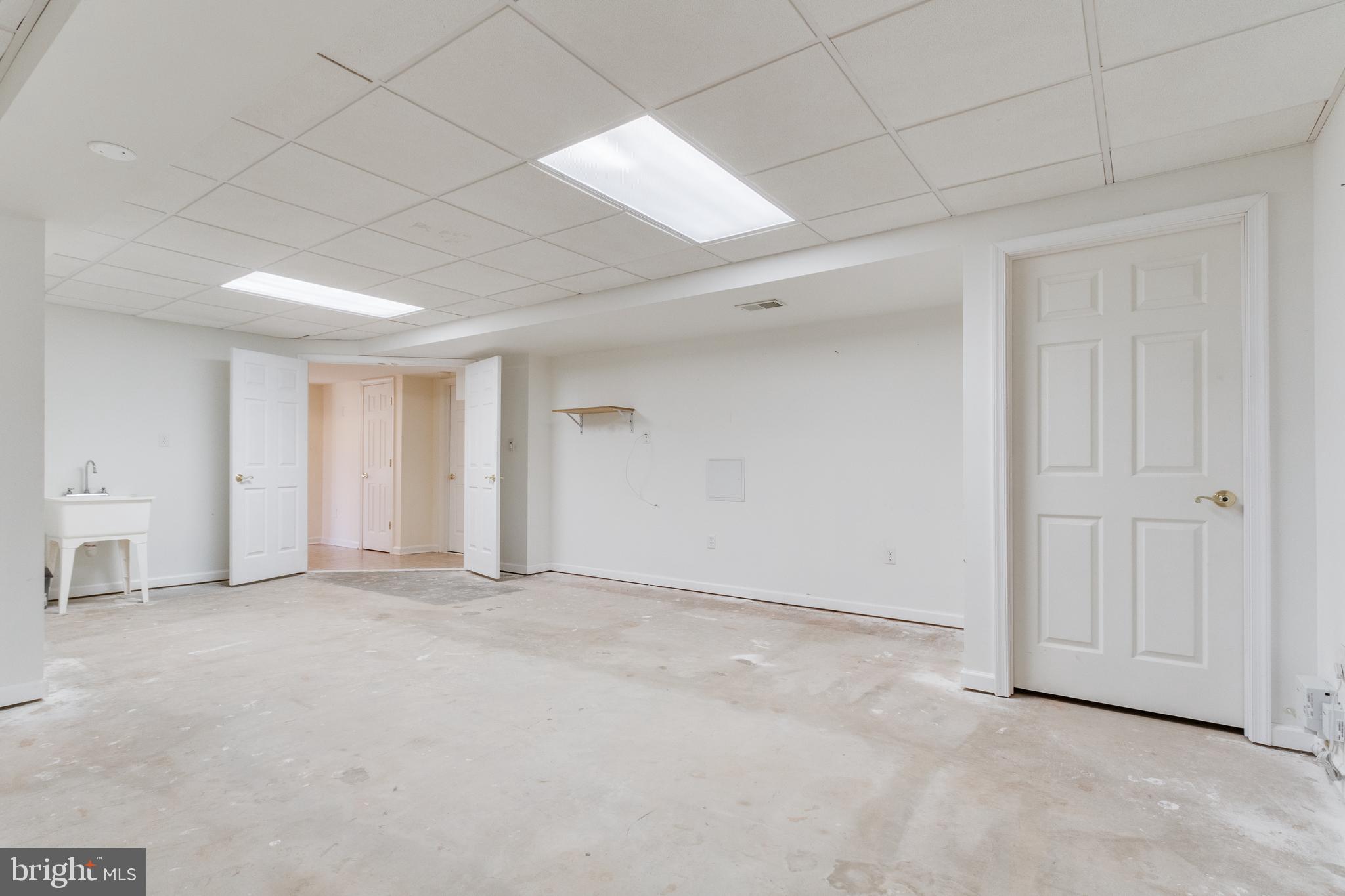 RIDGEFIELD VILLAGE - Residential