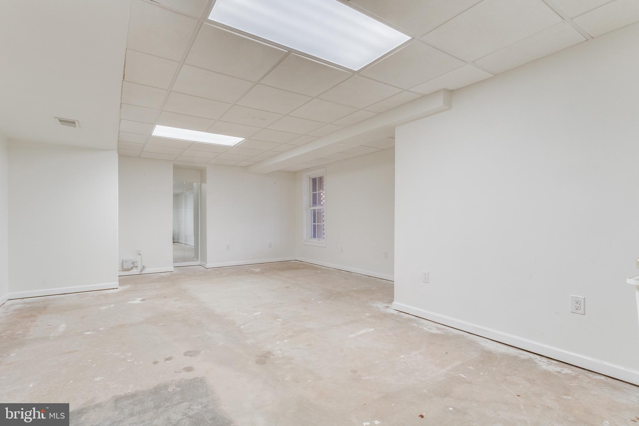 RIDGEFIELD VILLAGE - Residential