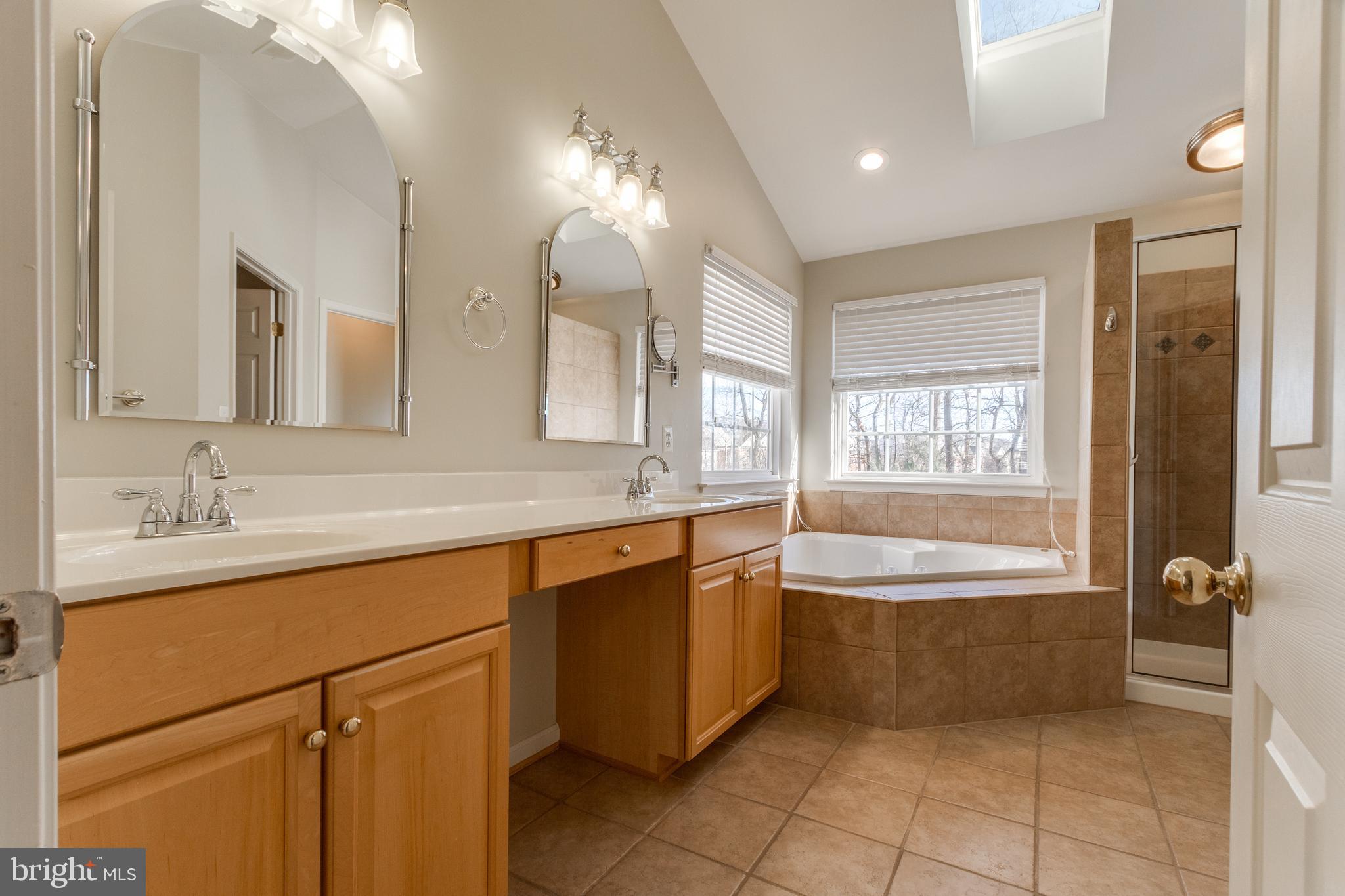 RIDGEFIELD VILLAGE - Residential