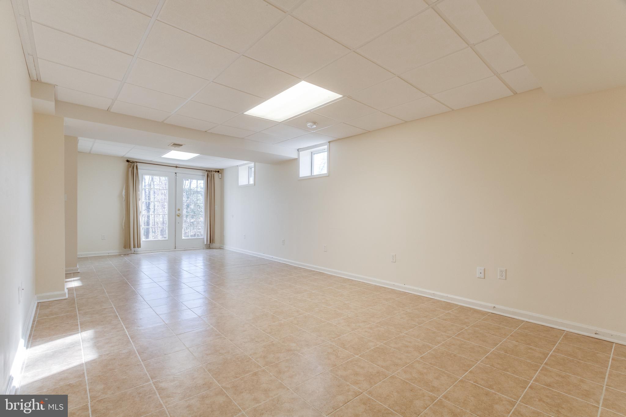 RIDGEFIELD VILLAGE - Residential