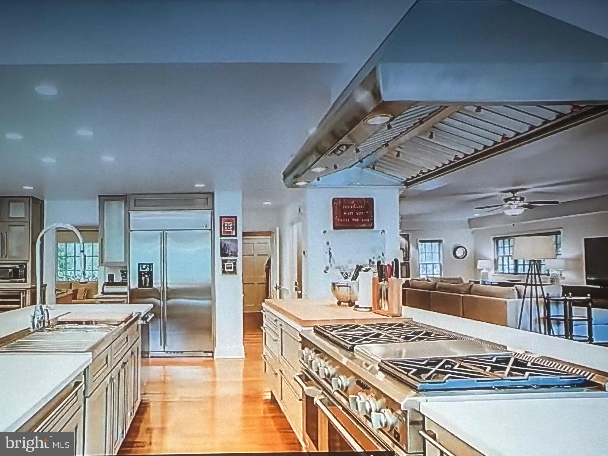313 INGLESIDE DRIVE
