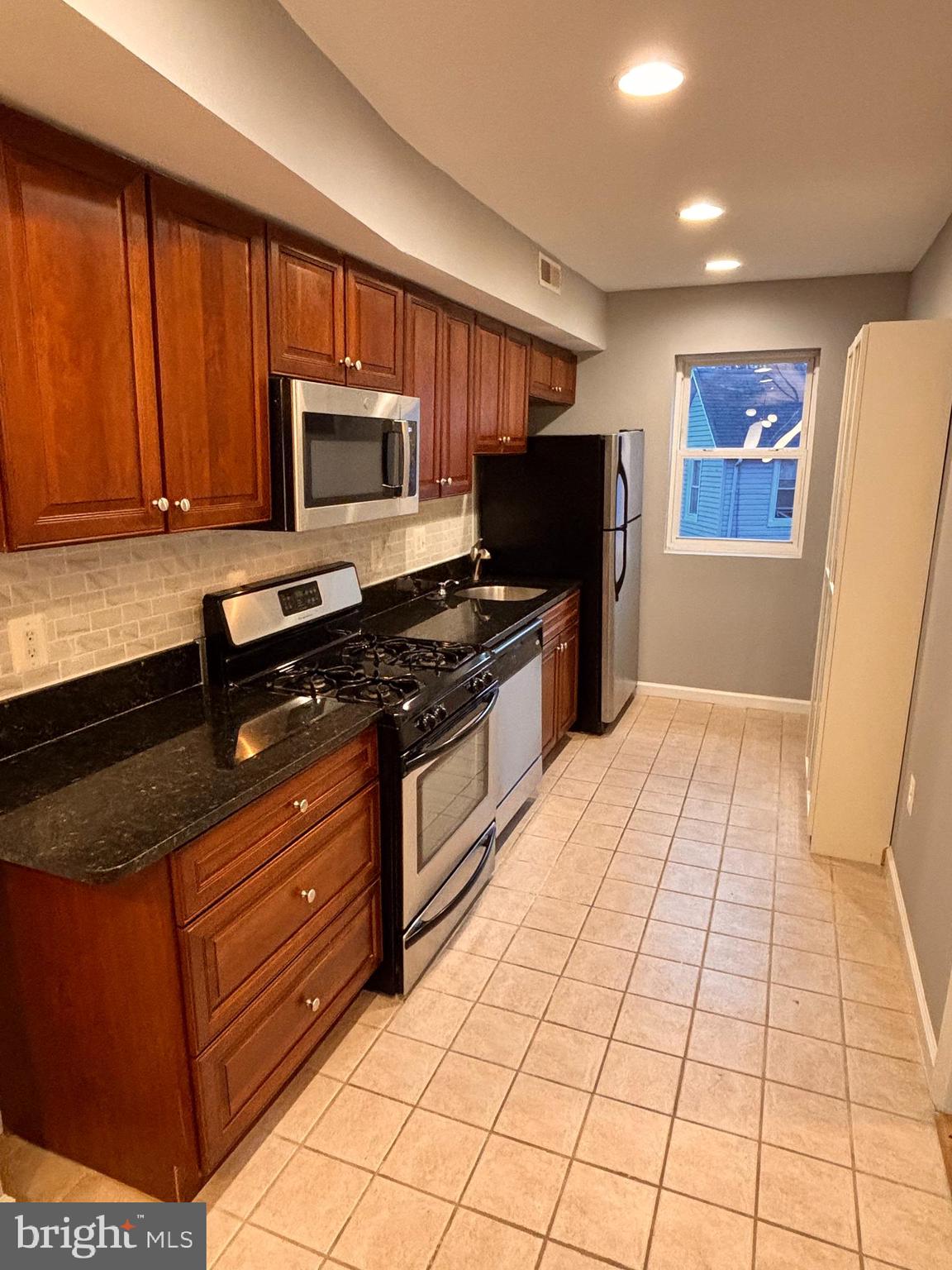 2504 22ND STREET NE 6