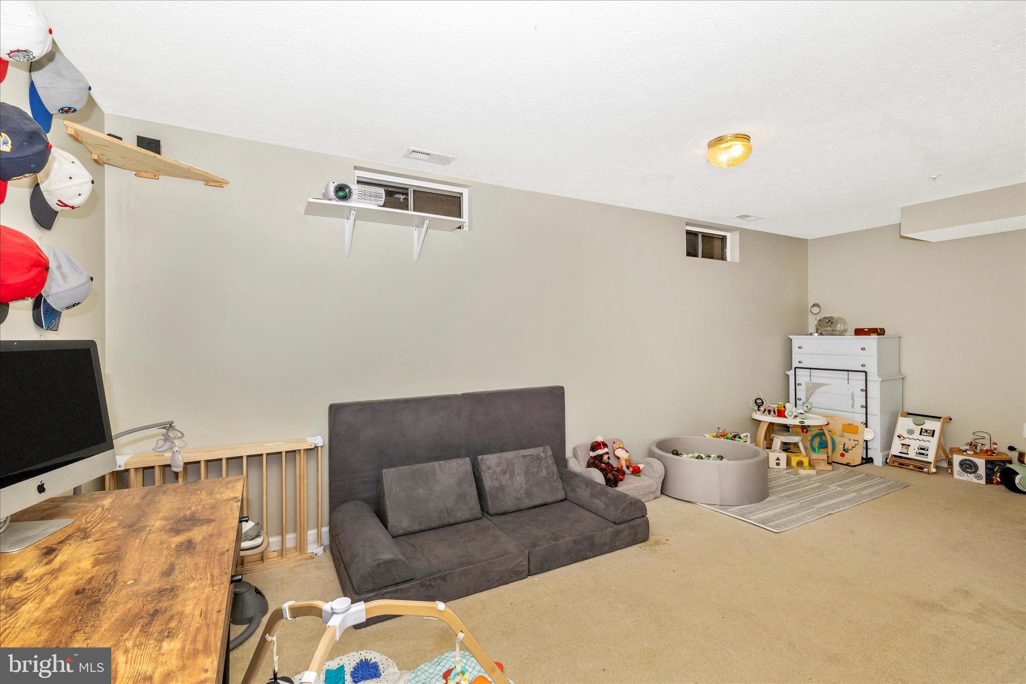 SPRING RIDGE - Residential