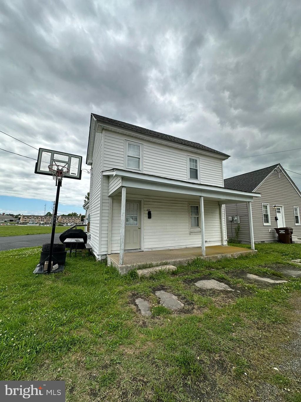 listing image 0