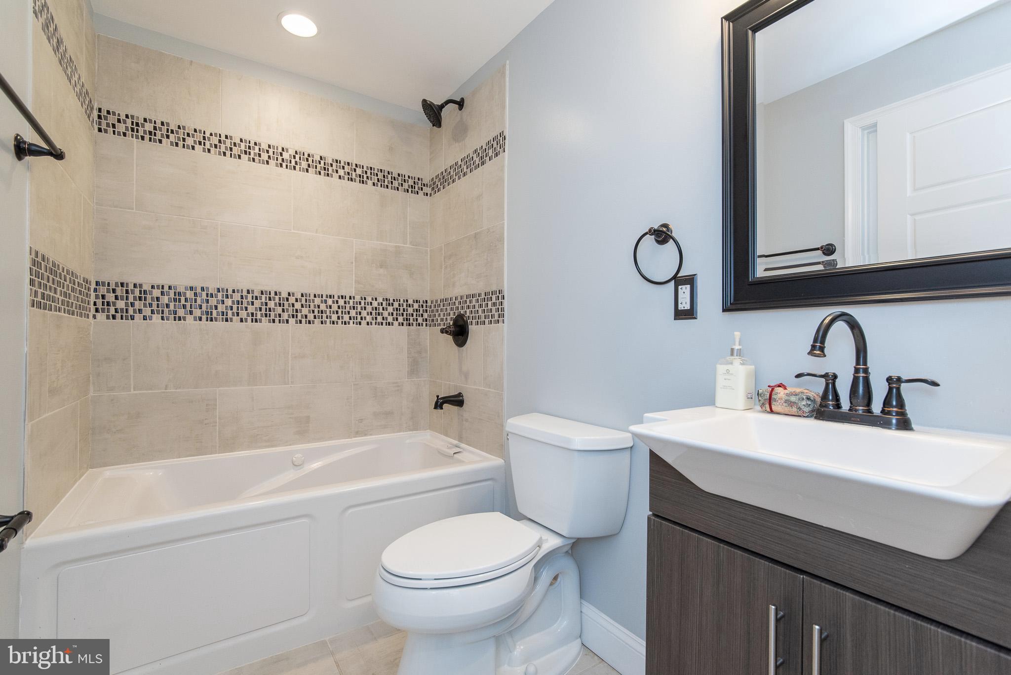 HAMPDEN HISTORIC DISTRICT - Residential