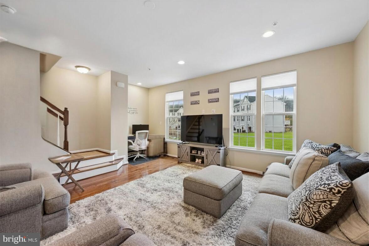 MEADOWVIEW - Residential