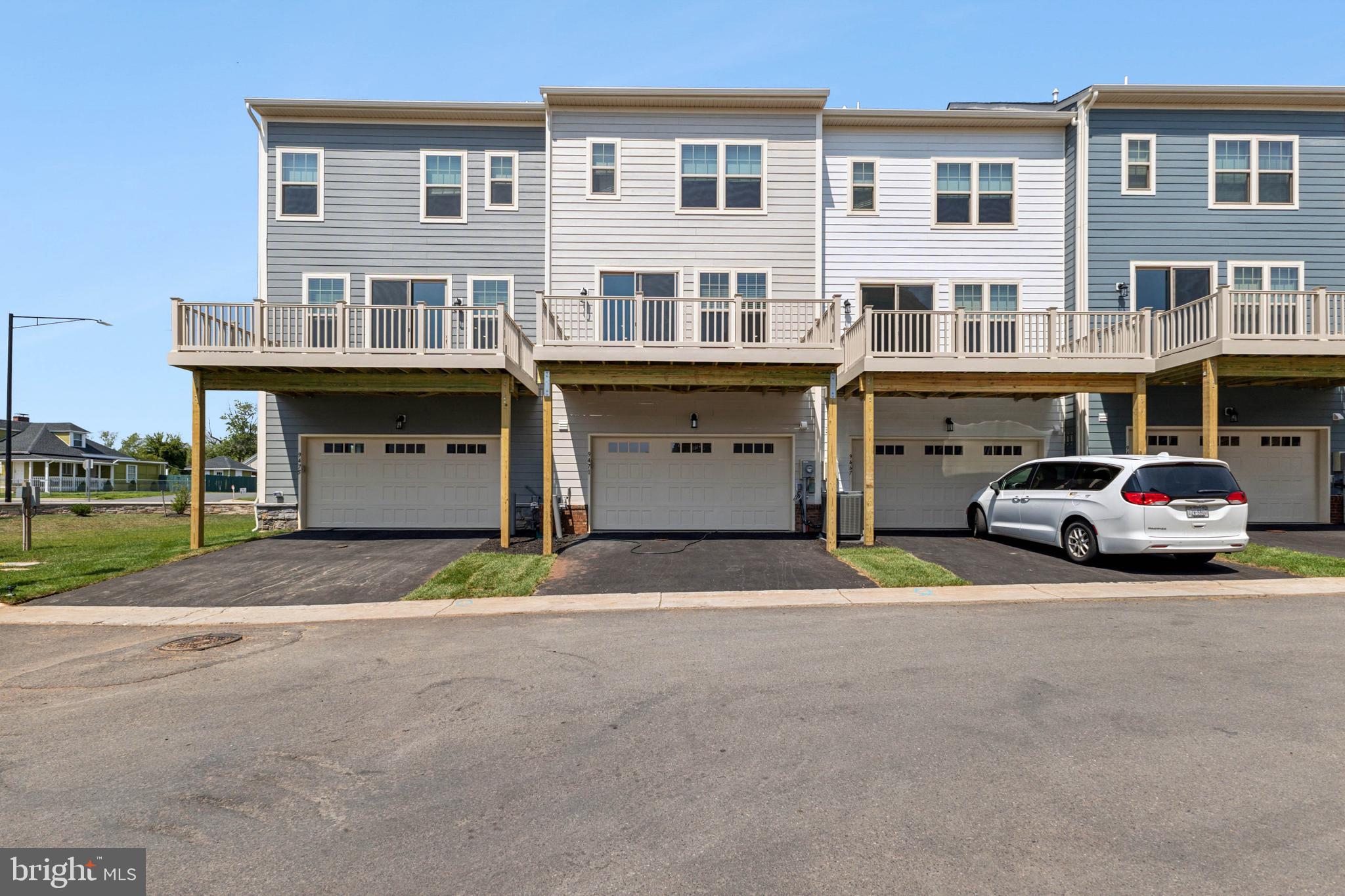 JEFFERSON SQUARE - Residential