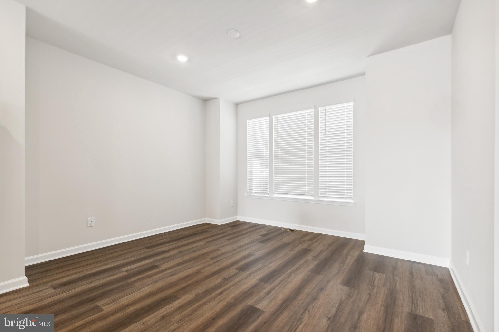 JEFFERSON SQUARE - Residential