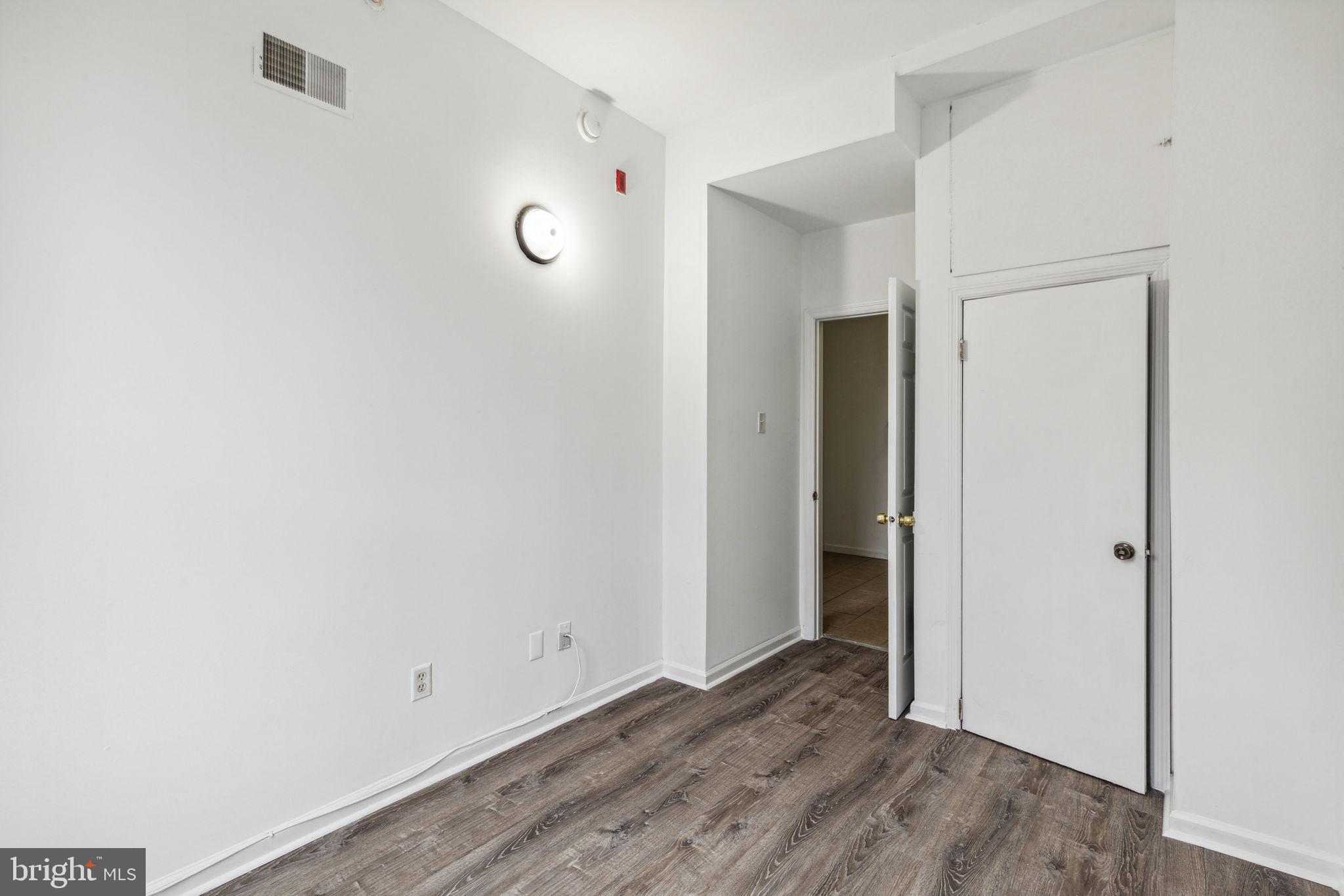 PHILADELPHIA (NORTHWEST) - Residential Lease