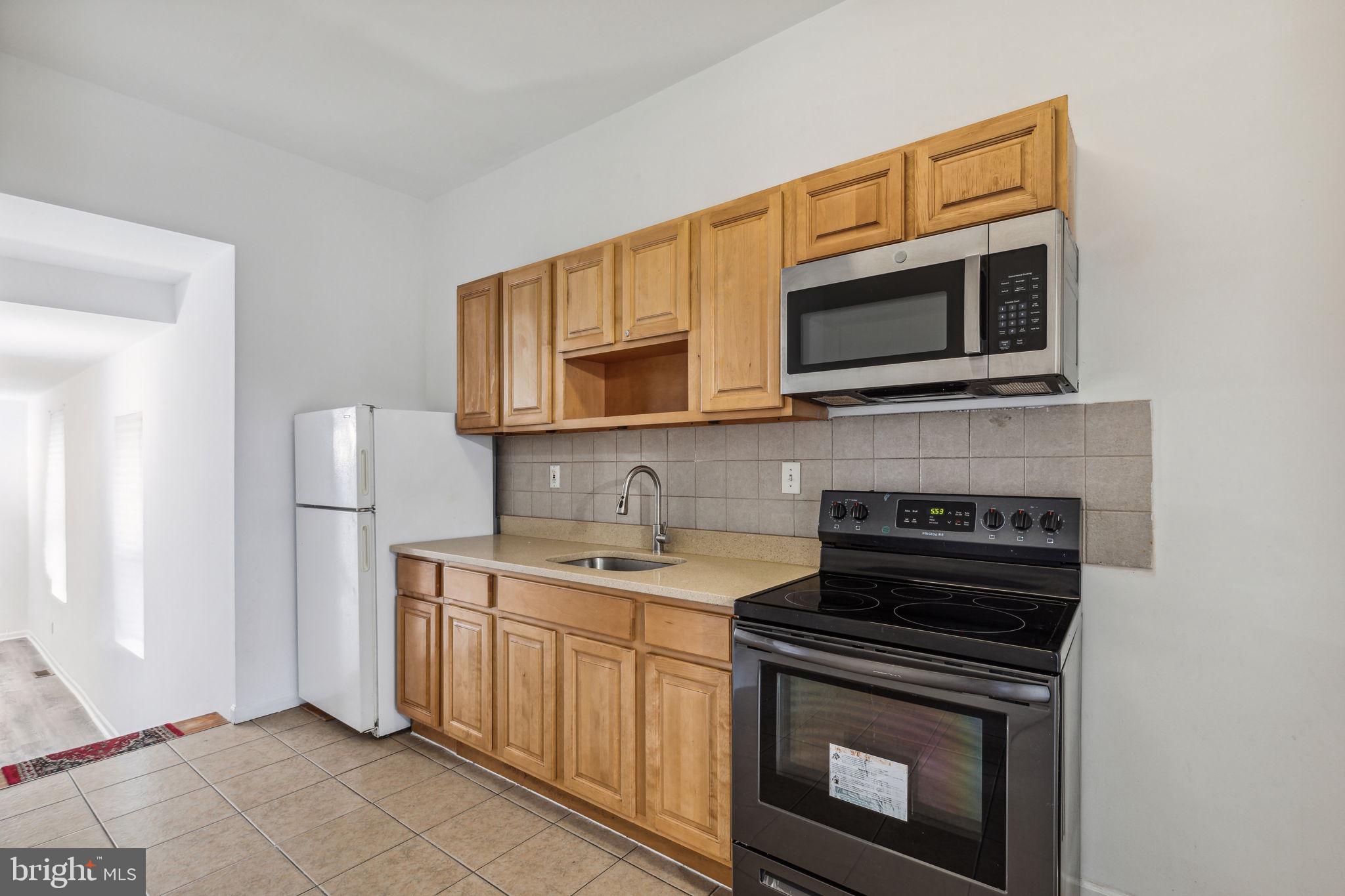 PHILADELPHIA (NORTHWEST) - Residential Lease