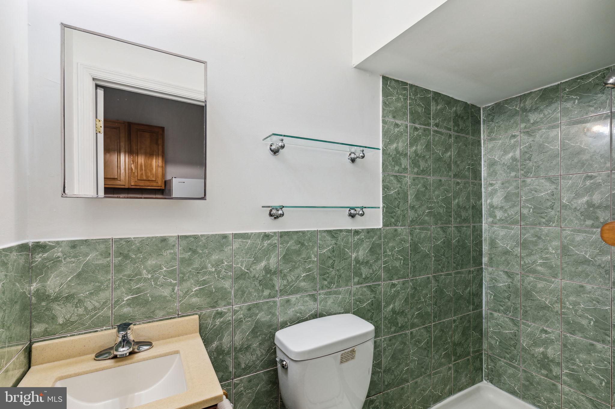 PHILADELPHIA (NORTHWEST) - Residential Lease