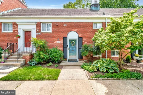 1760 Preston Road Unit 1760, Alexandria, VA MLS: VAAX2045144