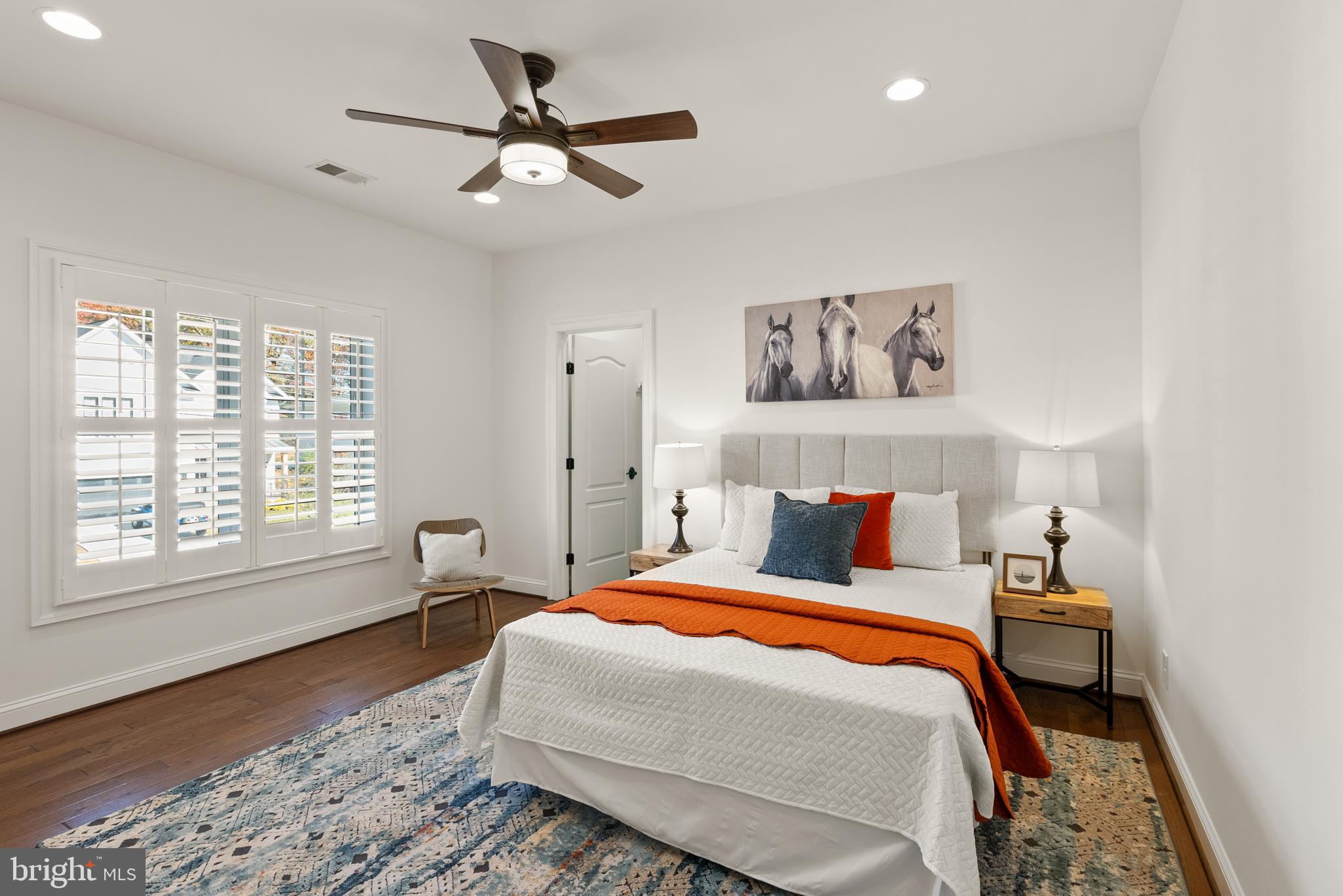 VIENNA WOODS - Residential