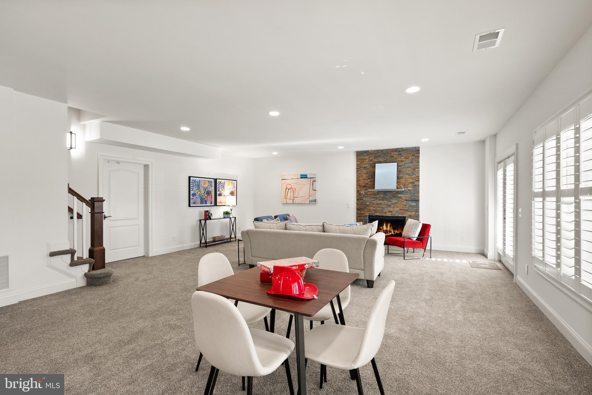 VIENNA WOODS - Residential