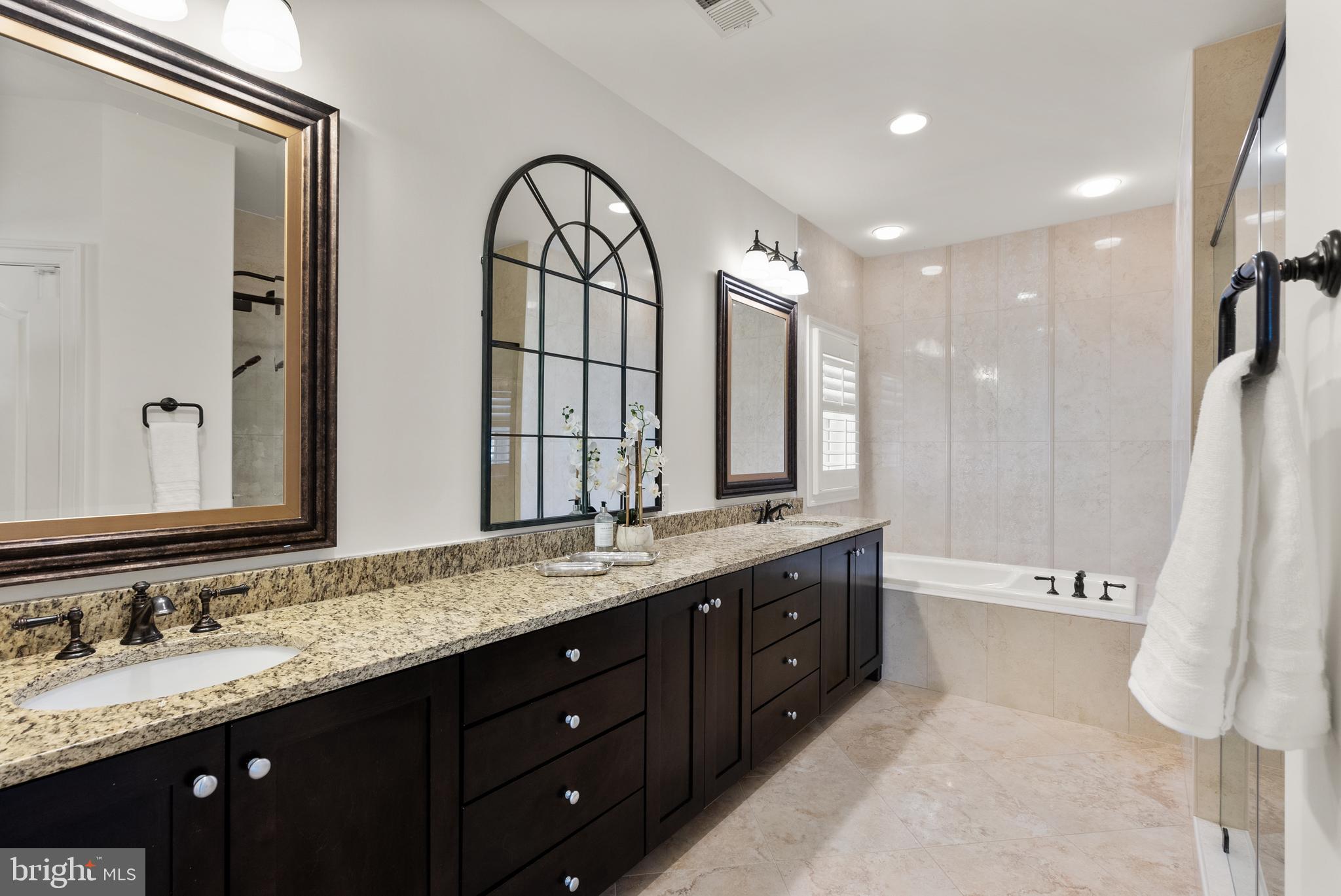 VIENNA WOODS - Residential