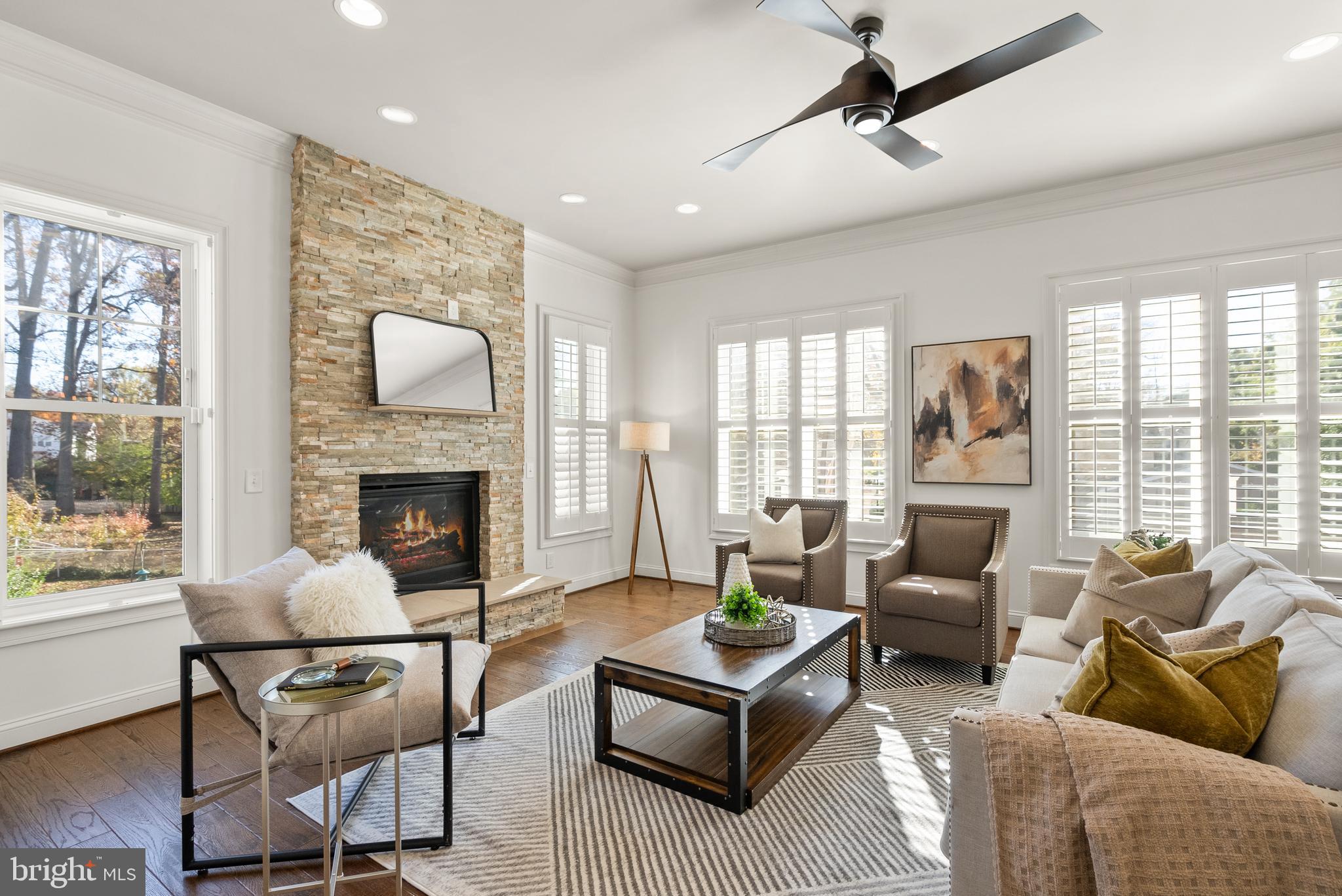 VIENNA WOODS - Residential