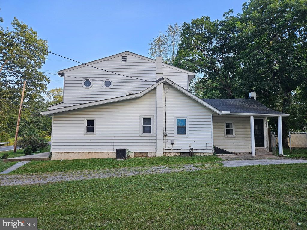 Photo of 941 Conewago Creek Road, MANCHESTER, PA 17345 (MLS # PAYK2089958)