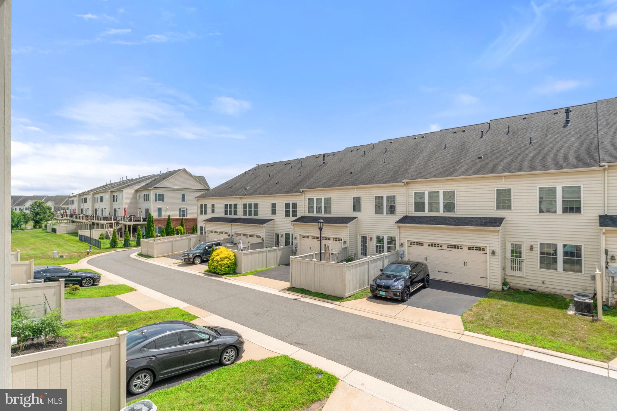 AVONLEA - Residential Lease