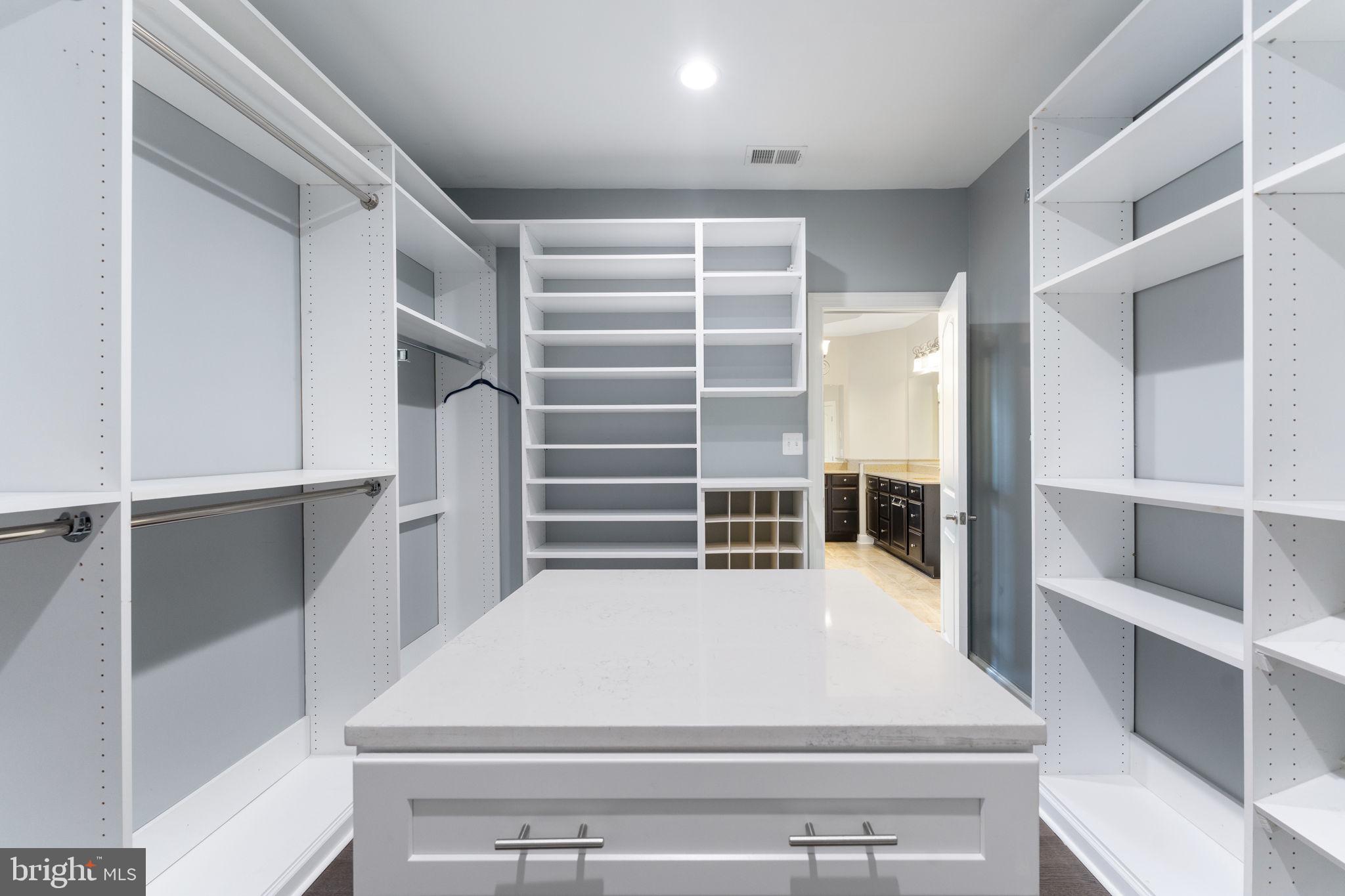 AVONLEA - Residential Lease