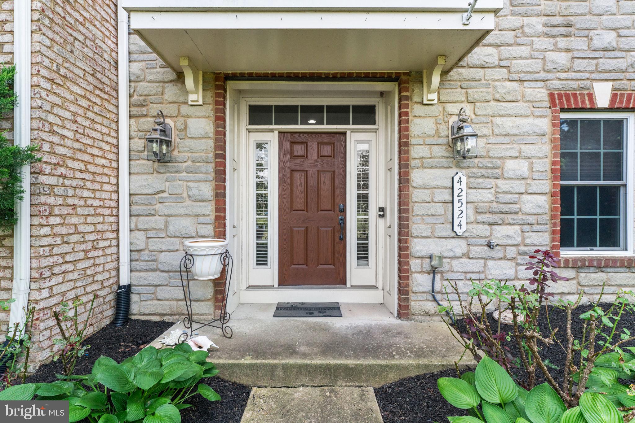 42524 ROWDERBURY SQUARE