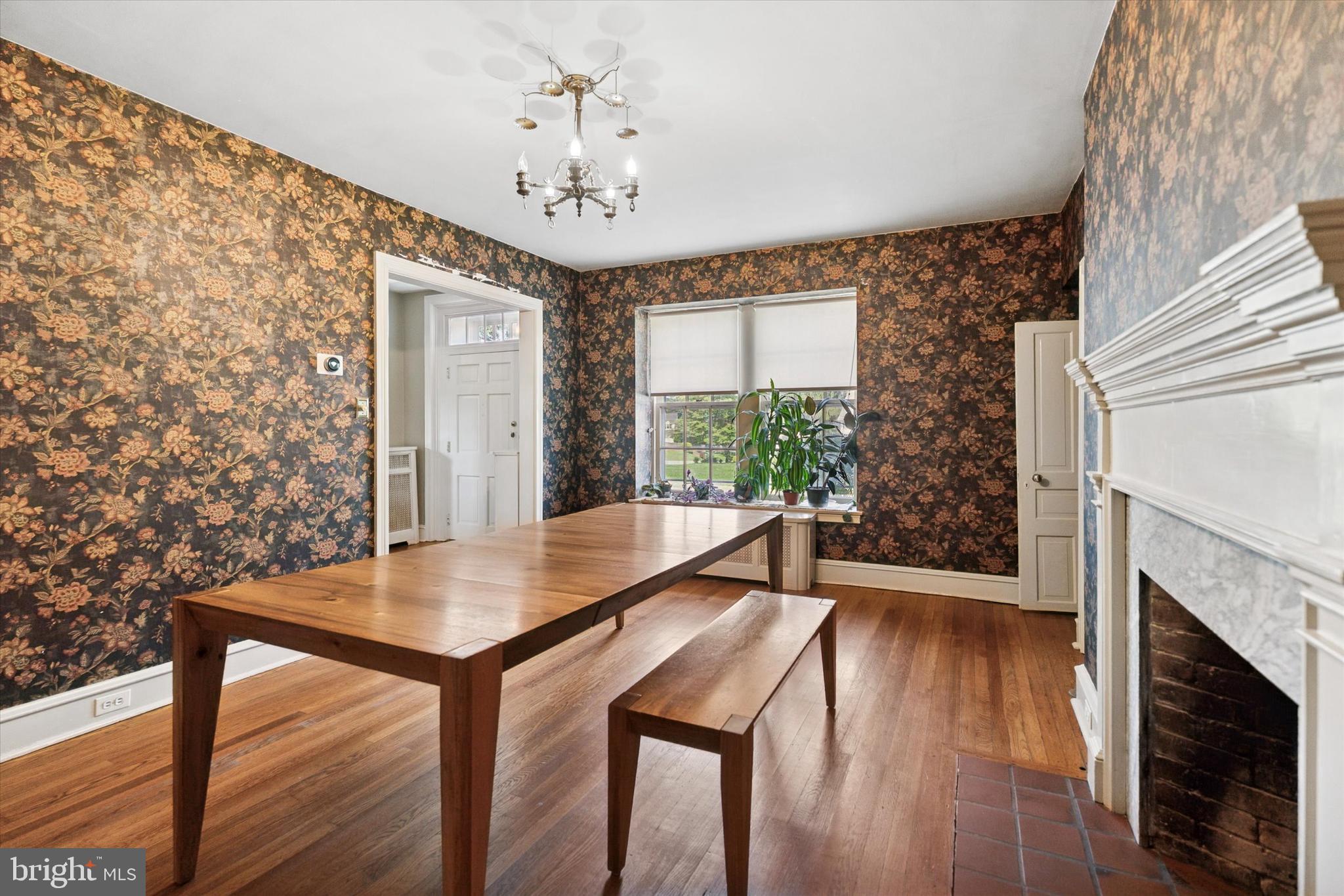 301 E MORELAND ROAD