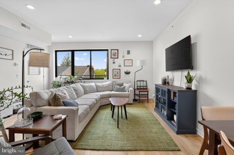 Condo For Rent - 381 Martin Street #3<br/> PHILADELPHIA, PA 19128