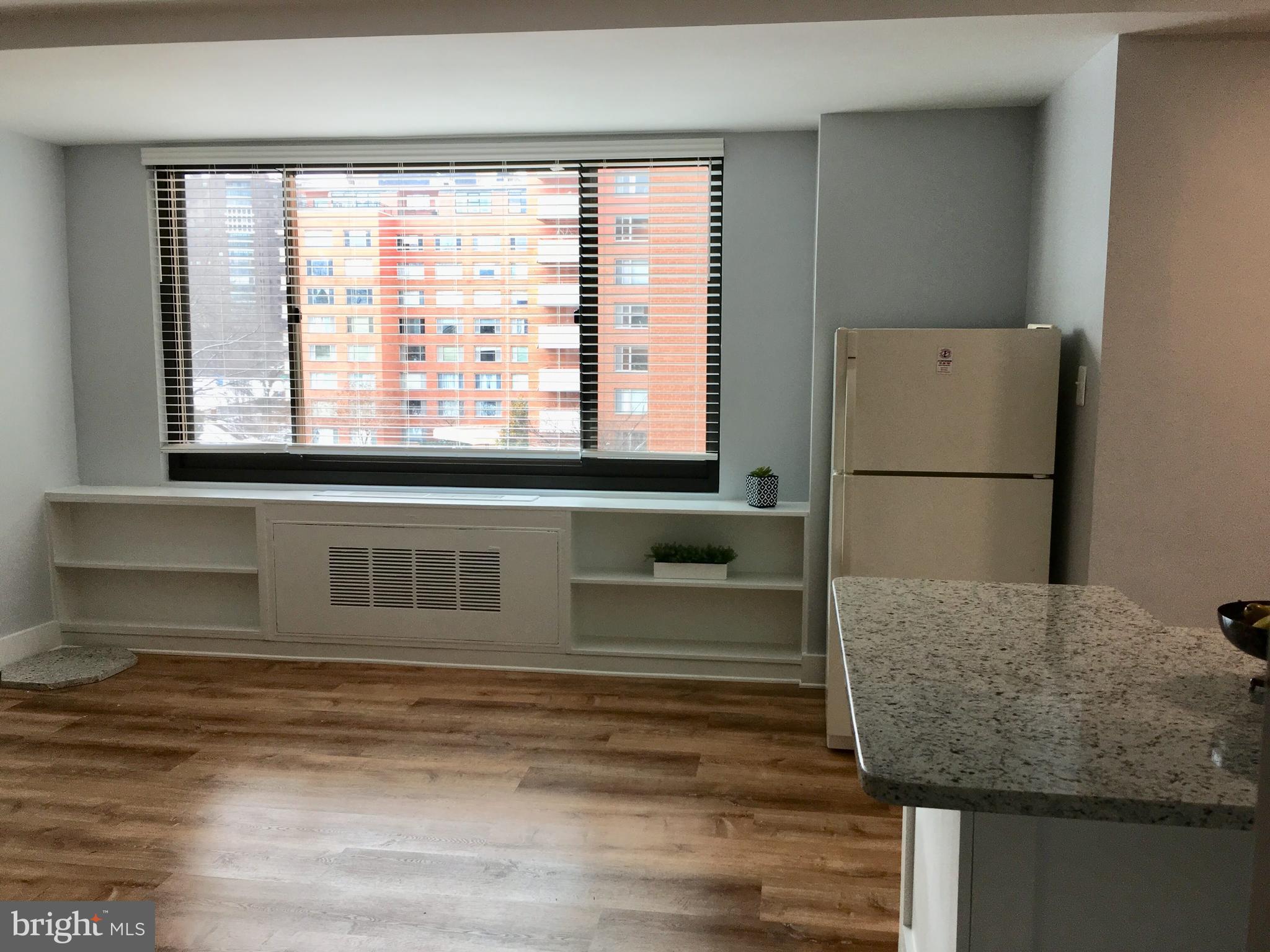 RIVER PLACE SOUTH - Residential