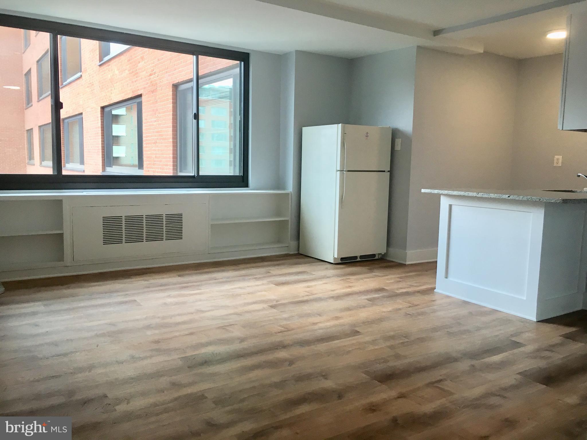 RIVER PLACE SOUTH - Residential