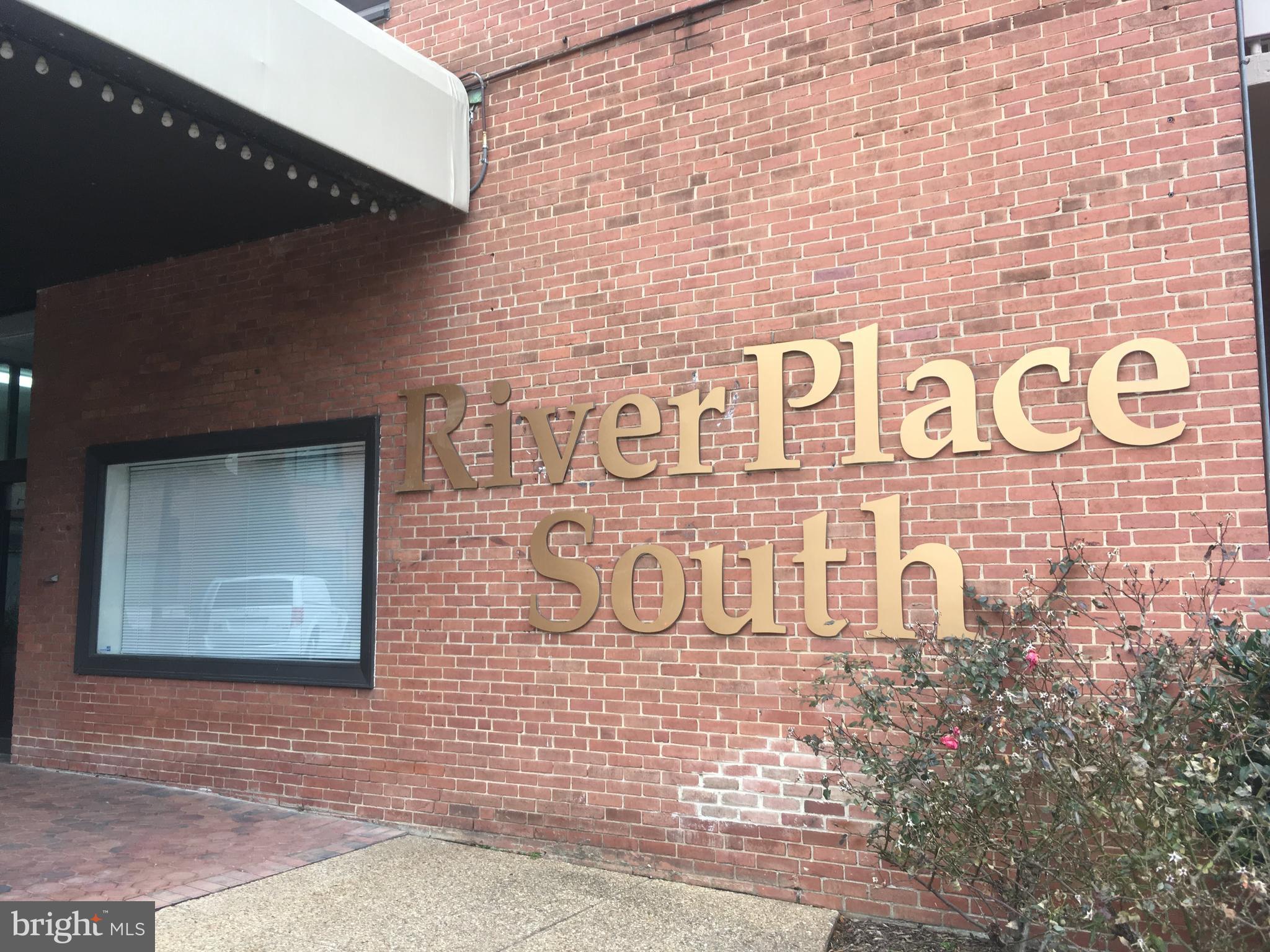 RIVER PLACE SOUTH - Residential
