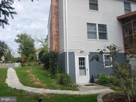 9401 Weirich Road, Fairfax, VA MLS: VAFX2311396