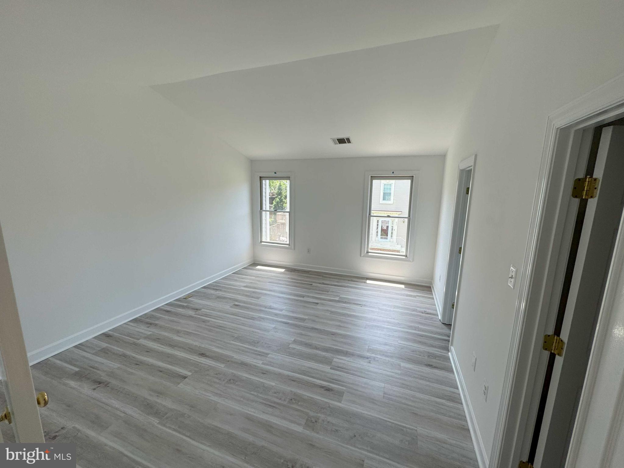 CENTRE RIDGE - Residential