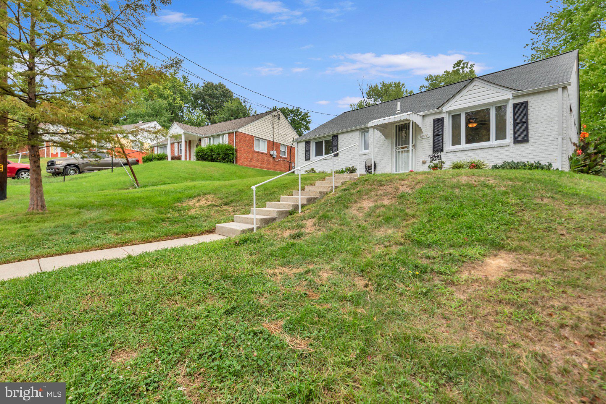6944 DECATUR PLACE