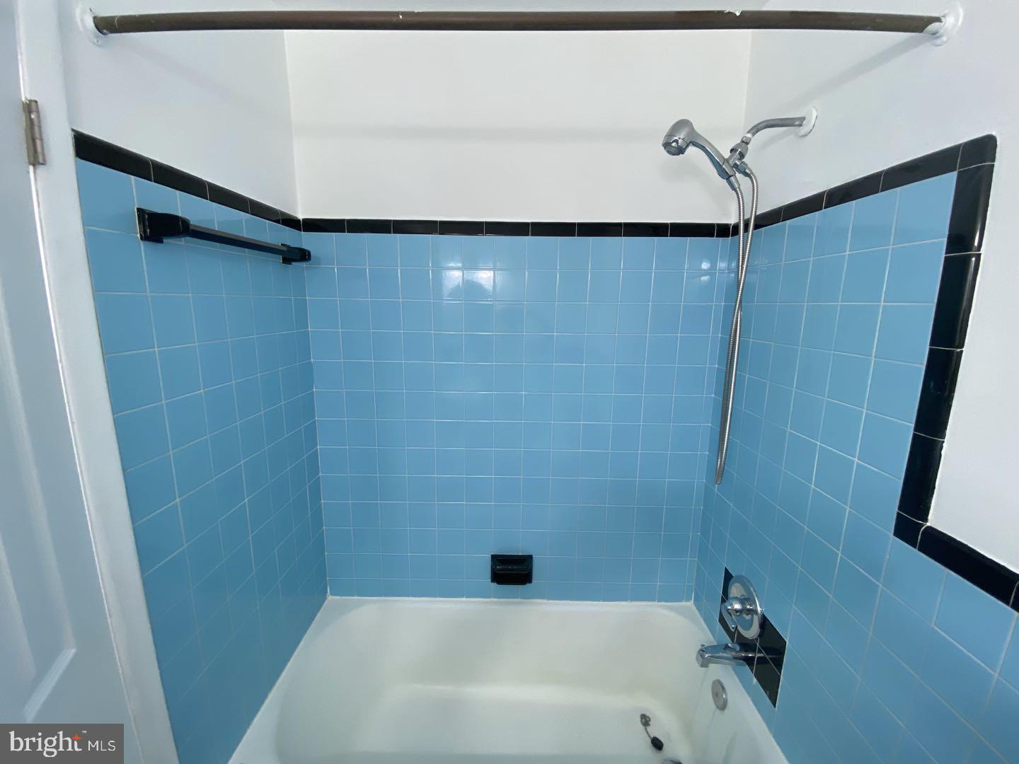 RIVER RIDGE ESTATES - Residential Lease