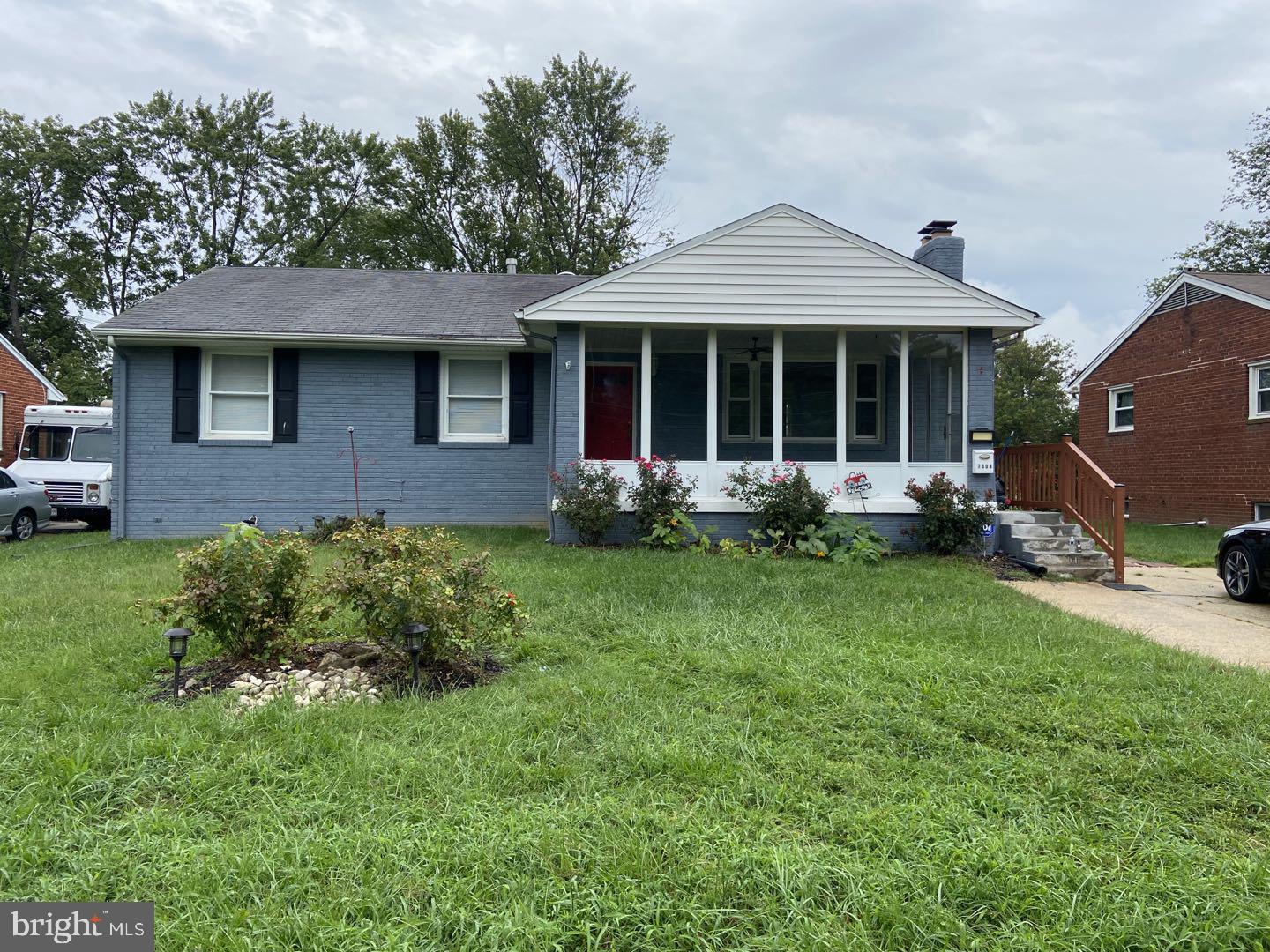 RIVER RIDGE ESTATES - Residential Lease