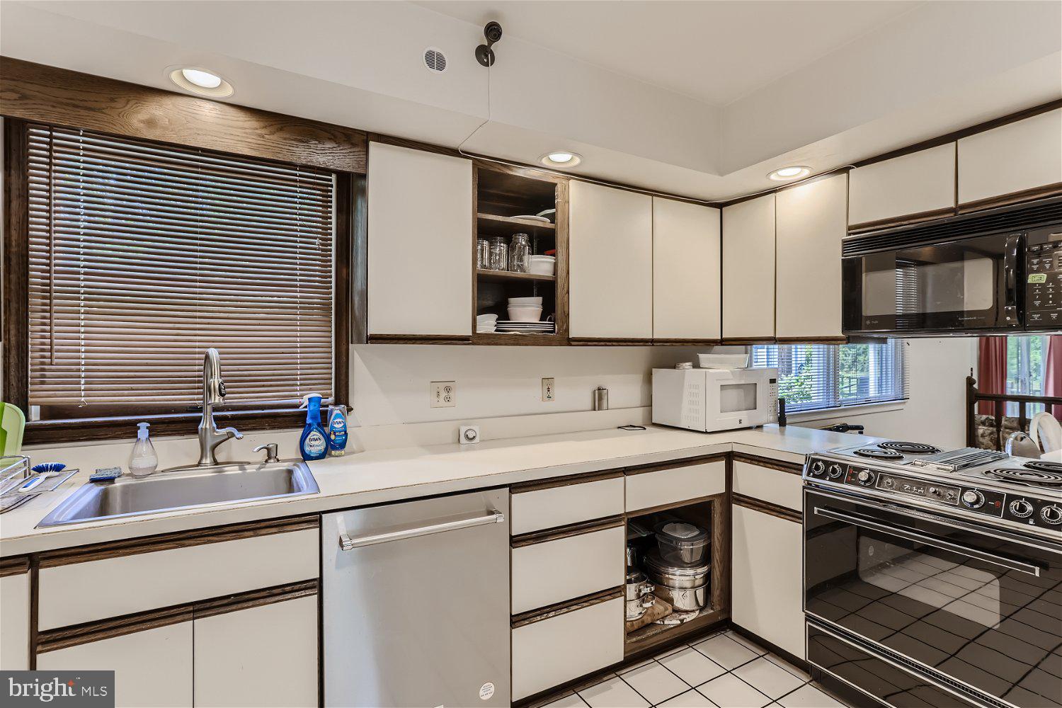 FOX DEN FARMS - Residential