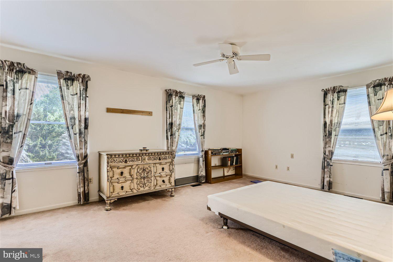 FOX DEN FARMS - Residential